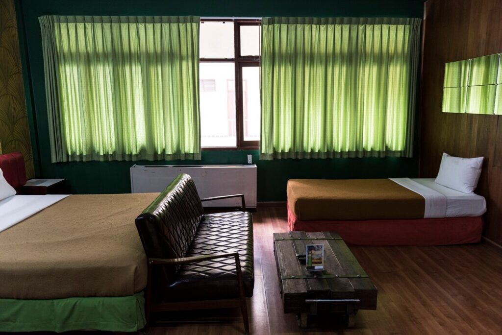 PGs and Jain Food Hostels in Vile Parle, Juhu, and Near Mithibai & NMIMS